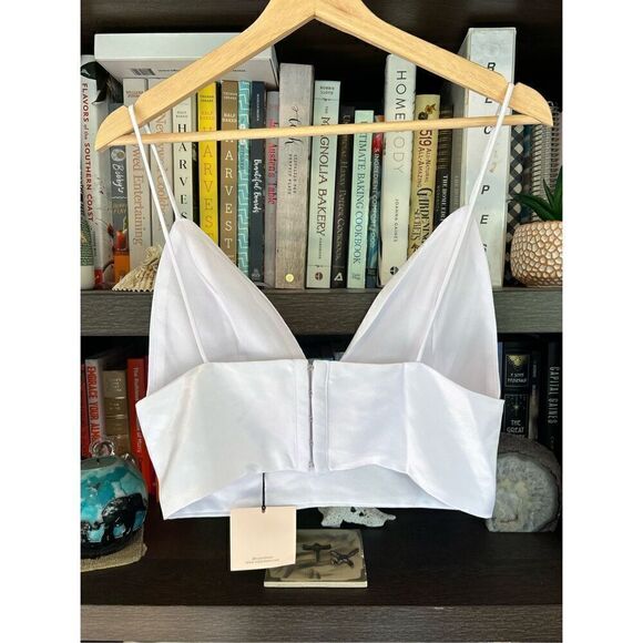 NWT Superdown x Revolve Gene Satin Top in White Size Small - Picture 4 of 6